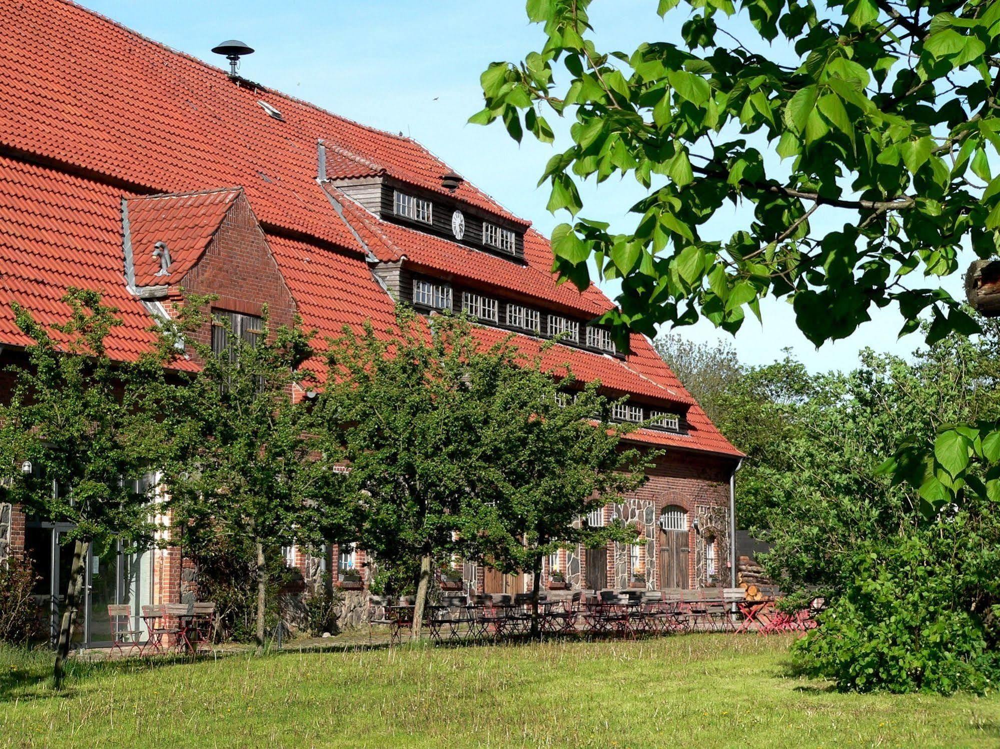 Hôtel Gutshof Woldzegarten Extérieur photo