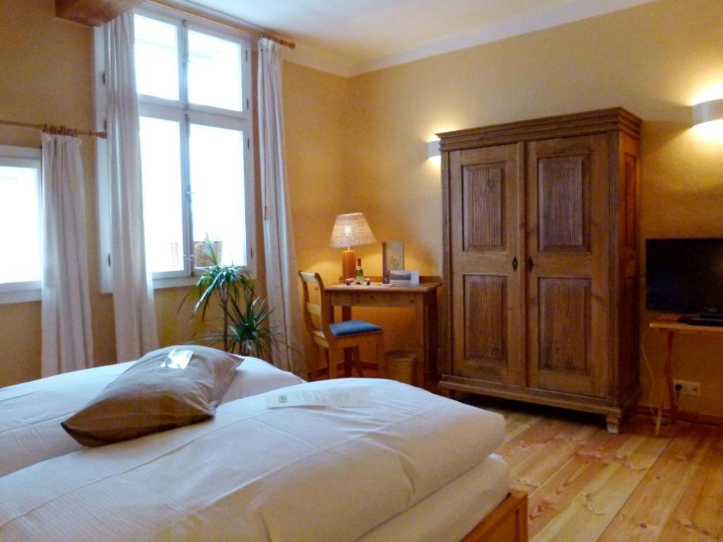 Hôtel Gutshof Woldzegarten Extérieur photo